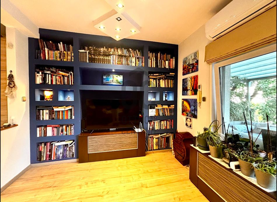 Gallery zoom image