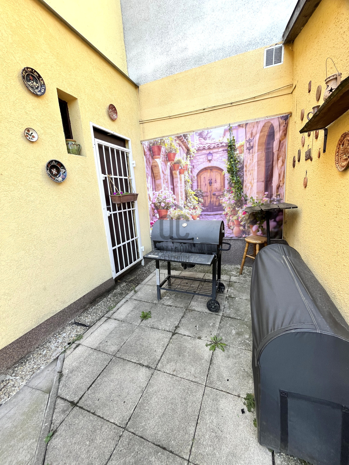 Gallery zoom image