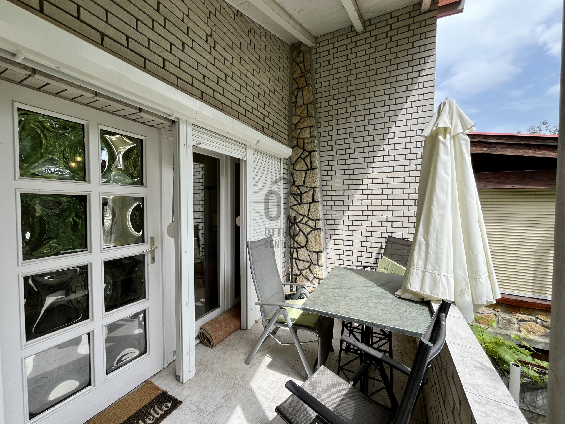 Gallery zoom image