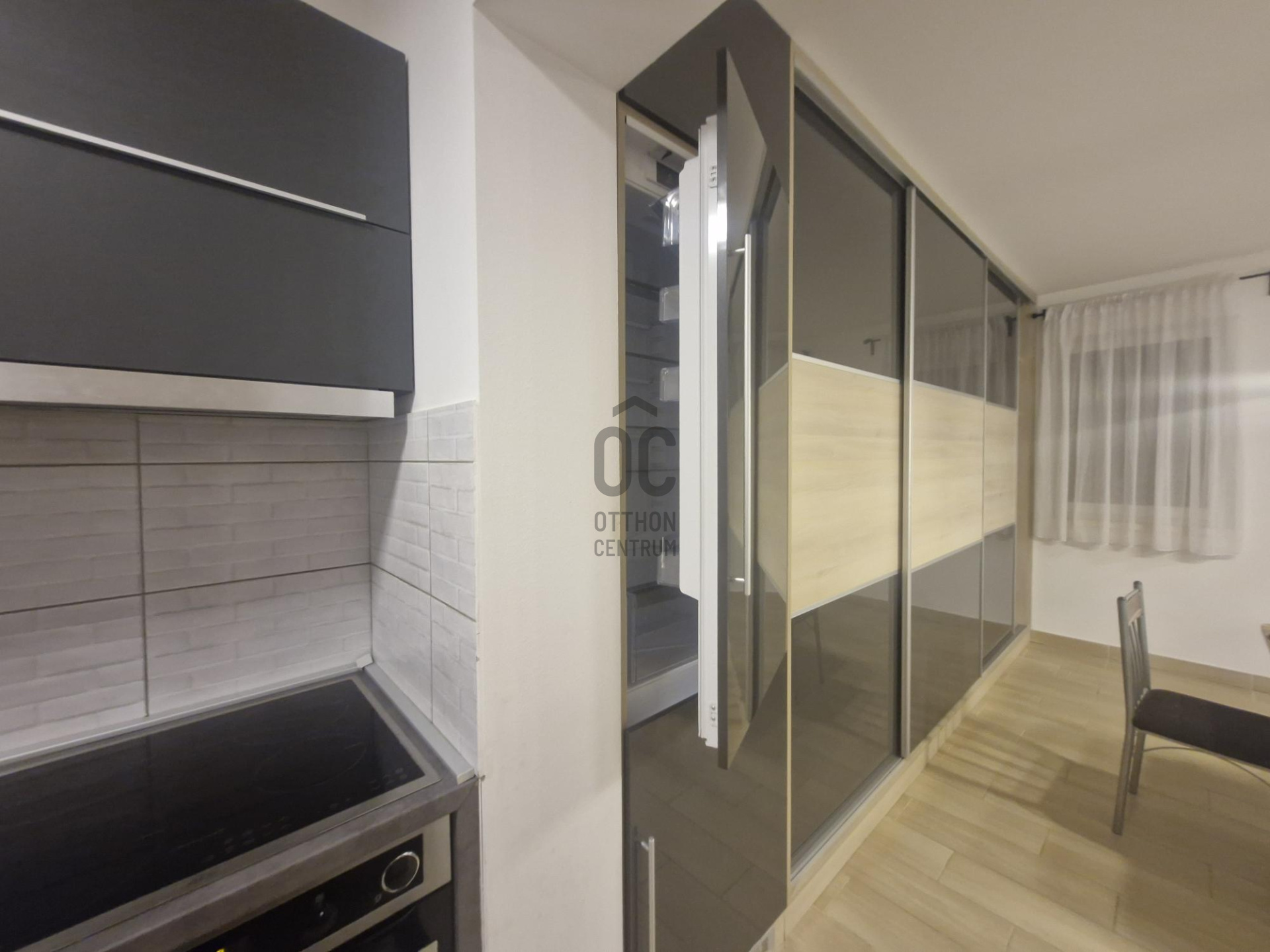 Gallery zoom image