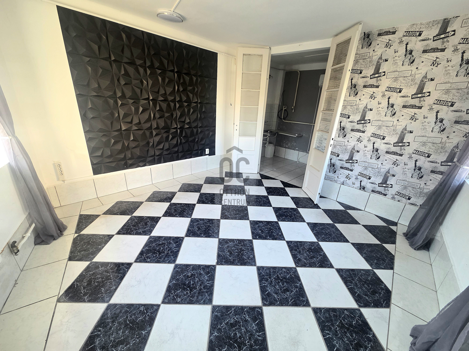 Gallery zoom image