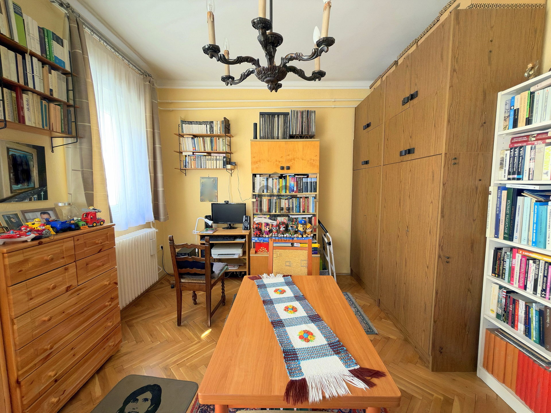 Gallery zoom image