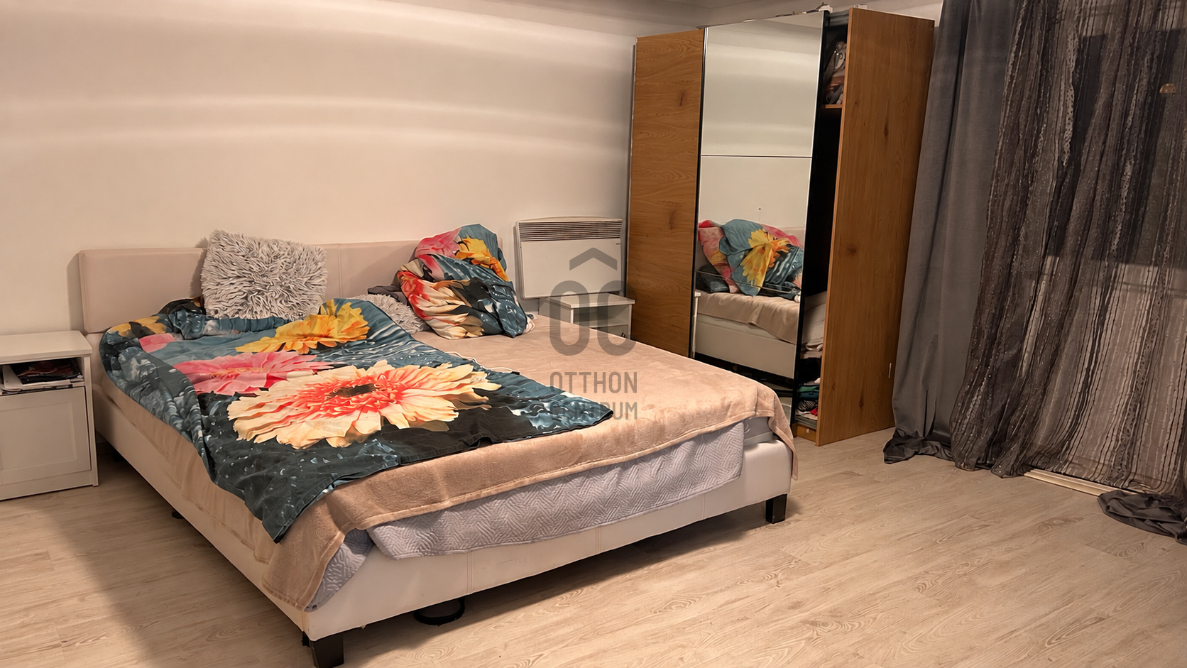 Gallery zoom image